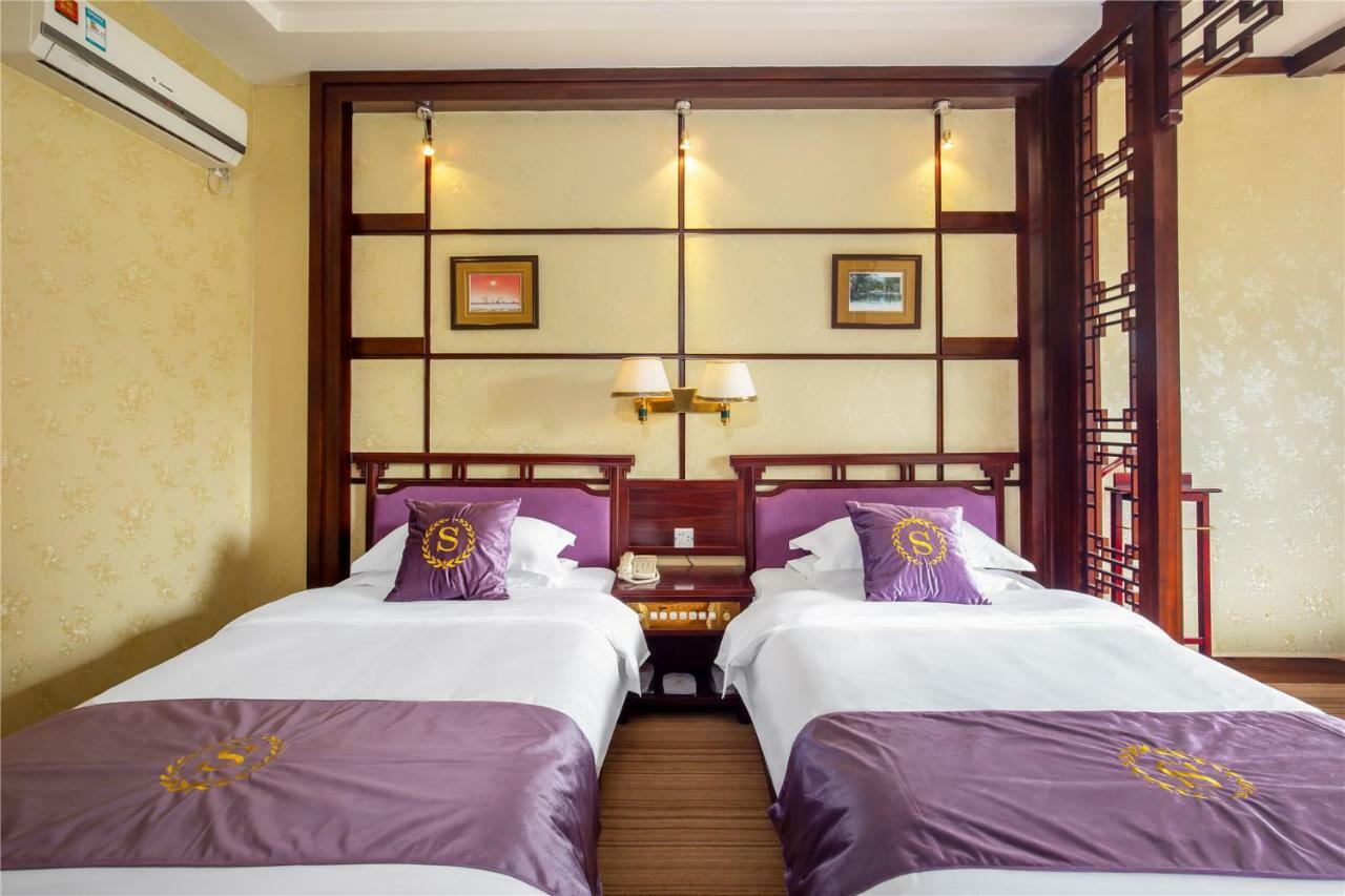 New Century Hotel Yangshuo Exteriör bild