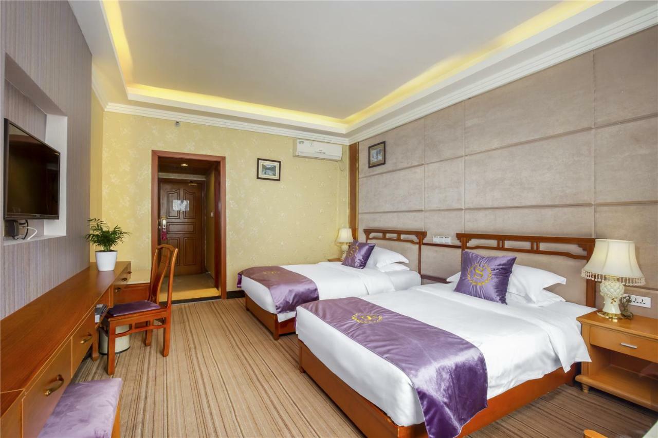 New Century Hotel Yangshuo Exteriör bild